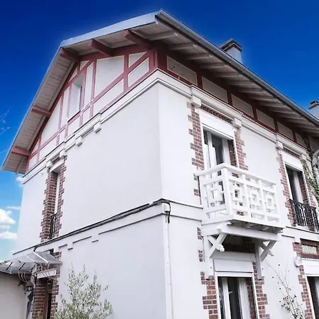 Maison Familiale Paris & Versailles * Garches