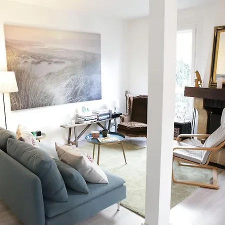 Maison Familiale Paris & Versailles