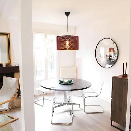 Holiday home Maison Familiale Paris & Versailles